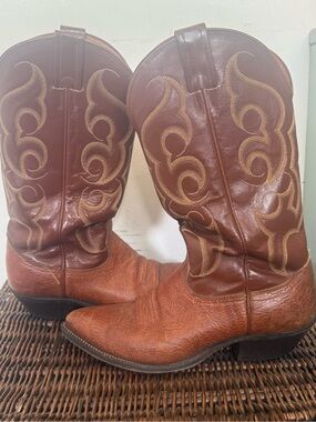 nocona pointed boots